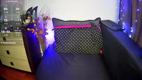 emmakros online show from 4, 10, 2025