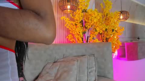 emmalove01 online show from 16, 4, 2026