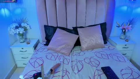 emmarogerss_ online show from 15, 7, 2026