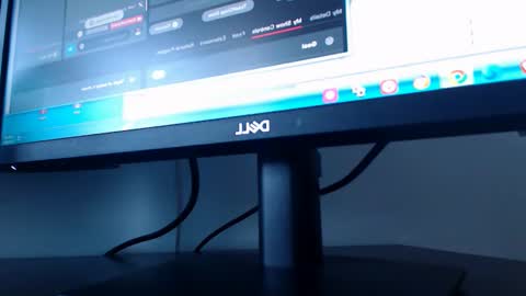 Snapshot of emmastward chatting on 27, 2, 2025 Emma online show from 27, 2, 2025