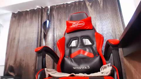 Snapshot of emmastward chatting on 16, 9, 2025 Emma online show from 16, 9, 2025