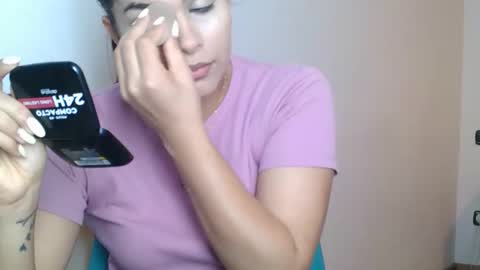 Snapshot of emmie_xxx chatting on 9, 10, 2025 emmie online show from 9, 10, 2025