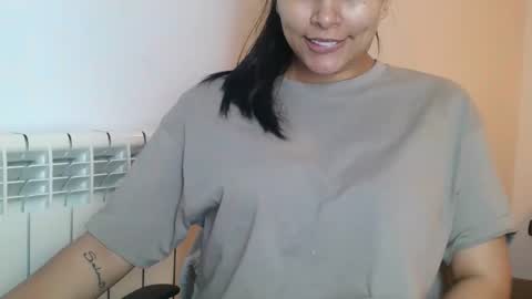 Snapshot of emmie_xxx chatting on 22, 10, 2025 emmie online show from 22, 10, 2025