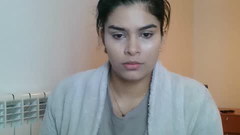 Snapshot of emmie_xxx chatting on 28, 11, 2025 emmie online show from 28, 11, 2025