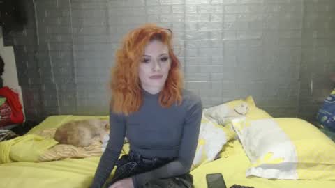 Emmily000 online show from 1, 1, 2025