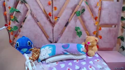 EmmilyWalker online show from 17, 12, 2024