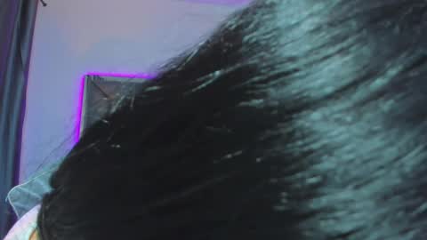 Emmily Santibaez online show from 9, 12, 2024