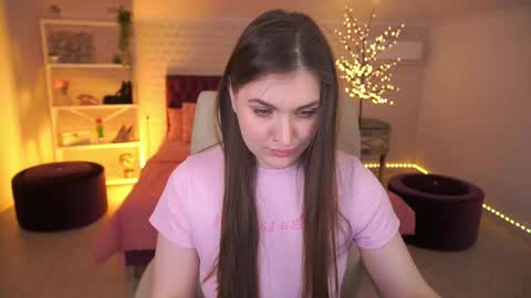 Snapshot of emmycharm chatting on 21, 4, 2026 E M M Y online show from 21, 4, 2026