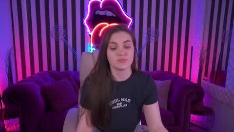 Snapshot of emmycharm chatting on 23, 4, 2026 E M M Y online show from 23, 4, 2026