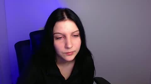 Snapshot of emxma chatting on 11, 11, 2025 Emma online show from 11, 11, 2025