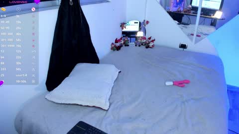 Im Emily would you like to help me reach 100  online show from 22, 12, 2024