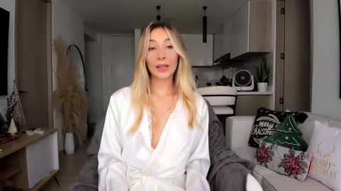 emyconneer online show from 10, 12, 2024