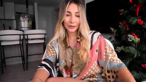 emyconneer online show from 13, 12, 2024