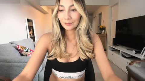 emyconneer online show from 25, 9, 2025