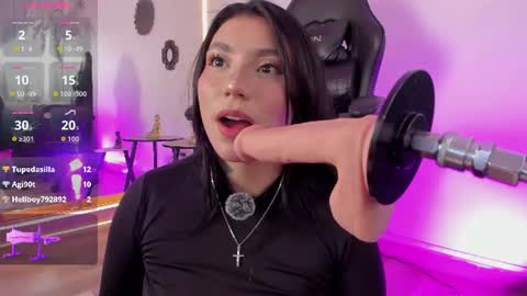 Snapshot of emywilliams25 chatting on 8, 7, 2026 Emy Williams online show from 8, 7, 2026