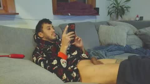 Snapshot of emyxxl chatting on 5, 2, 2026 emyxxl online show from 5, 2, 2026