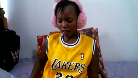 Snapshot of enchantedvee chatting on 27, 5, 2026 Vee online show from 27, 5, 2026