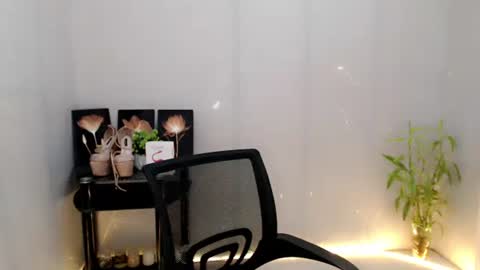 enchantress_mia03 online show from 1, 6, 2026