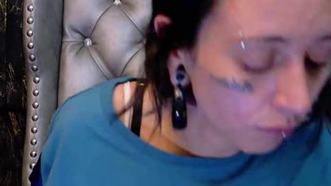Snapshot of enchantressqueen chatting on 13, 5, 2026 EnchantressQueen online show from 13, 5, 2026