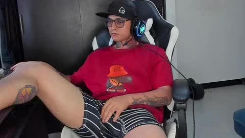 enjoymycock99 online show from 5, 3, 2025