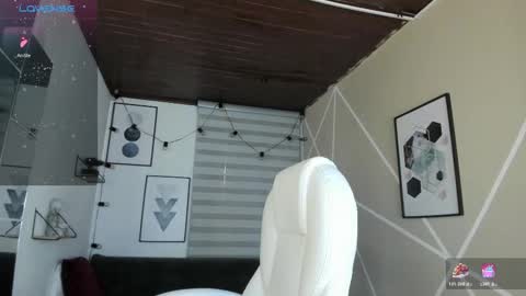 Enma clark online show from 15, 2, 2026