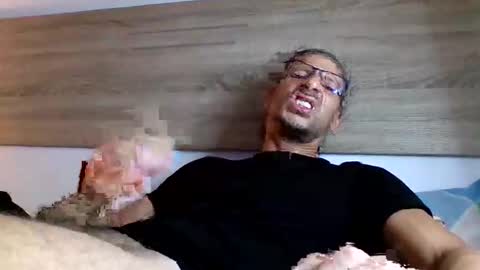 Snapshot of enri222 chatting on 22, 10, 2025 rineking online show from 22, 10, 2025