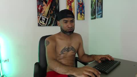 Snapshot of enriblack92 chatting on 2, 1, 2025 enriblack92 online show from 2, 1, 2025