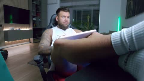 Erik online show from 21, 12, 2025