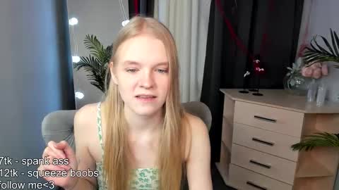 Snapshot of erica_coy_ chatting on 29, 11, 2025 Erica online show from 29, 11, 2025