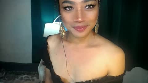 erika_madrigal online show from 13, 10, 2025