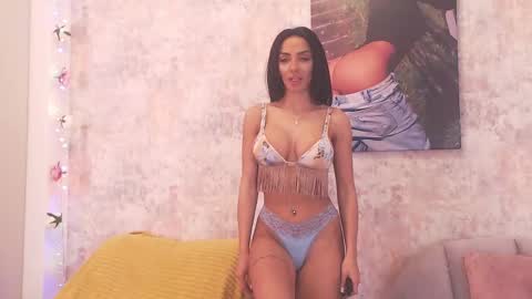 Erikabeee online show from 5, 3, 2025