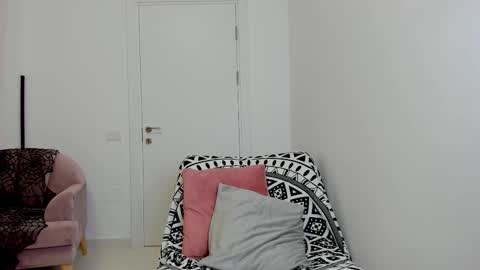 Erikabeee online show from 10, 11, 2025