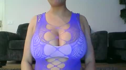 erin2025 online show from 18, 11, 2025