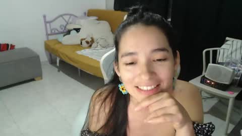 Snapshot of erina_1 chatting on 8, 6, 2026 erina_1 online show from 8, 6, 2026