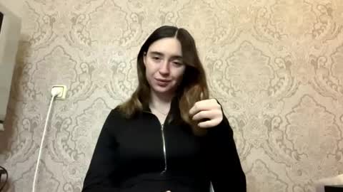 Snapshot of erinnkuhre chatting on 20, 5, 2026 Lily online show from 20, 5, 2026