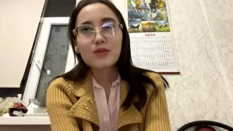 Snapshot of erinnthurmond chatting on 25, 5, 2026 Luna online show from 25, 5, 2026