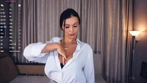 Snapshot of erlinefairall chatting on 29, 9, 2025 Erline and Monica online show from 29, 9, 2025