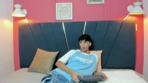 ero_boy40 online show from 22, 5, 2026