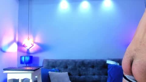 Snapshot of eross_santy chatting on 30, 4, 2026 Eross online show from 30, 4, 2026