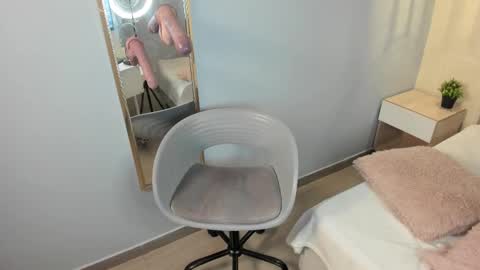 Escarlet online show from 20, 2, 2025