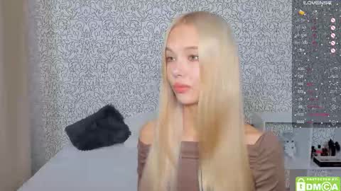 Snapshot of eshcka chatting on 15, 10, 2025 Megan and Brad online show from 15, 10, 2025