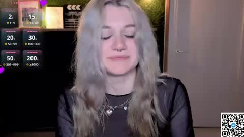 Snapshot of eshleeeygreen chatting on 5, 7, 2026 EshleGreen online show from 5, 7, 2026
