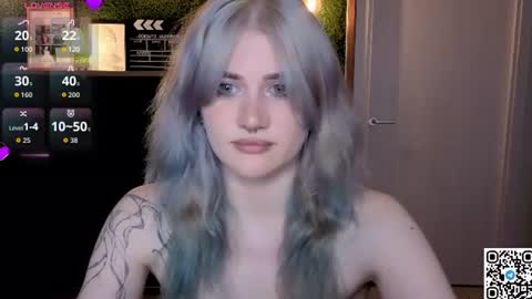 Snapshot of eshleeeygreen chatting on 12, 7, 2026 EshleGreen online show from 12, 7, 2026