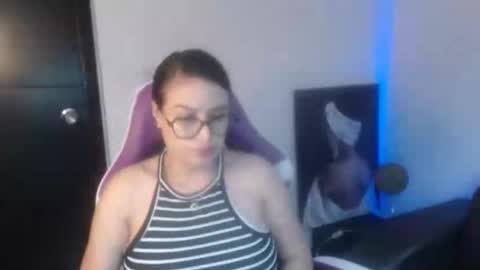 Esmeralda online show from 10, 3, 2026