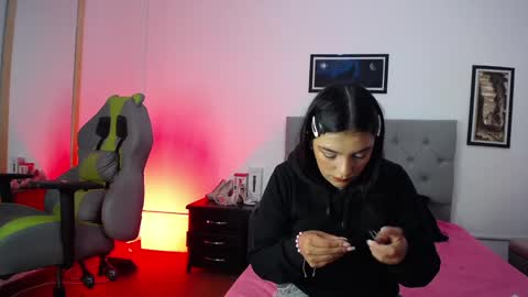 Perla online show from 7, 10, 2025