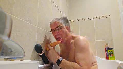 Snapshot of essexb0y chatting on 25, 12, 2024 EssexB0y online show from 25, 12, 2024