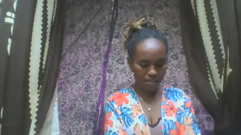 Snapshot of estanie chatting on 24, 10, 2025 estanie online show from 24, 10, 2025