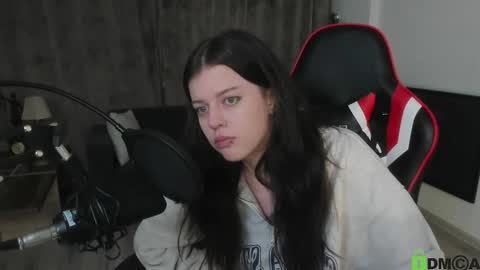 esteria online show from 3, 1, 2025