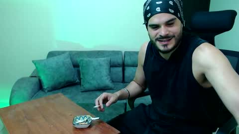 Esteban Fernandez online show from 4, 12, 2025