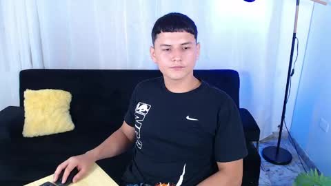 estebancum18 online show from 29, 5, 2026